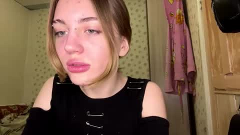 hsiuscherich online show from 11.25.25