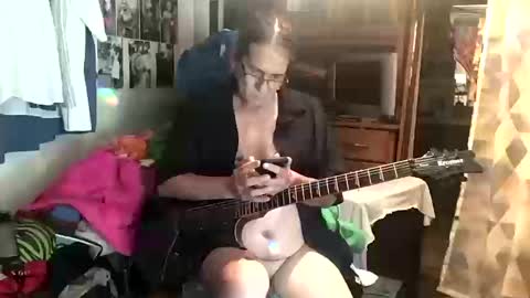 Snapshot of hubertcomberdale chatting on 10.20.25 Hubert Cumberdale online show from 10.20.25