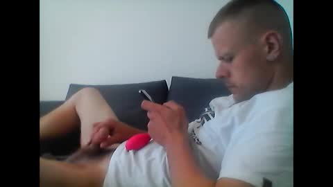 Snapshot of hubikush22 chatting on 09.14.25 hubikush22 online show from 09.14.25