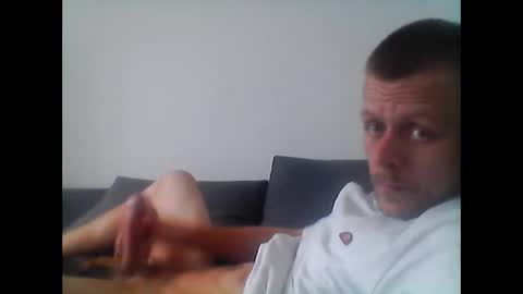 Snapshot of hubikush22 chatting on 10.14.25 hubikush22 online show from 10.14.25