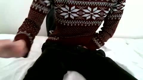 Snapshot of hug_me chatting on 02.06.25 Keanu online show from 02.06.25