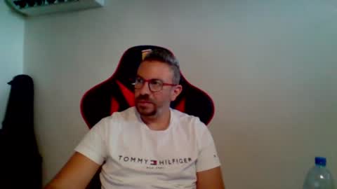 Snapshot of huge__cumshot chatting on 07.23.26 huge__cumshot online show from 07.23.26