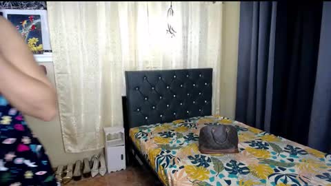 hugejuicyhotdog online show from 11.23.25