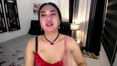 Snapshot of hugemusclecockts chatting on 12.03.25 yesha fox online show from 12.03.25