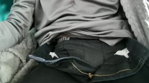 hugepecker131 online show from 12.31.24