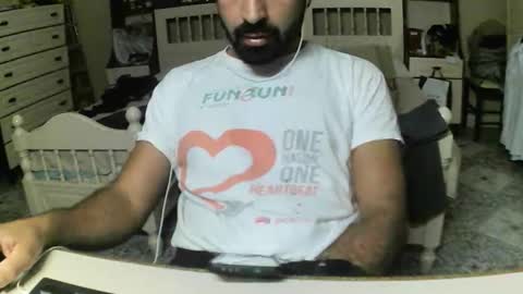 Snapshot of hugeveiny chatting on 10.22.25 hugeveiny online show from 10.22.25