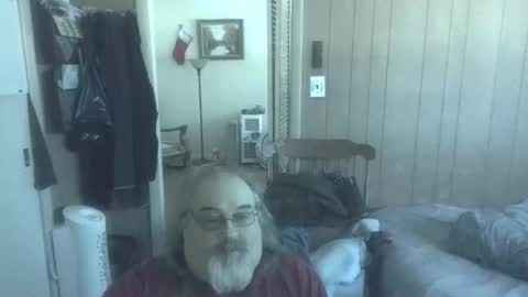 lonely huggy bear online show from 02.01.26
