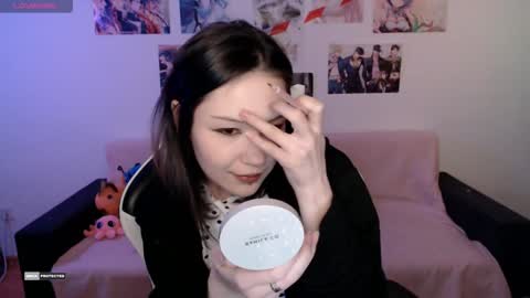 Snapshot of hugomin chatting on 12.25.24 HugoMin online show from 12.25.24