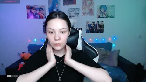 Snapshot of hugomin chatting on 01.05.25 HugoMin online show from 01.05.25