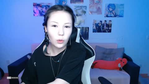 Snapshot of hugomin chatting on 02.06.25 HugoMin online show from 02.06.25