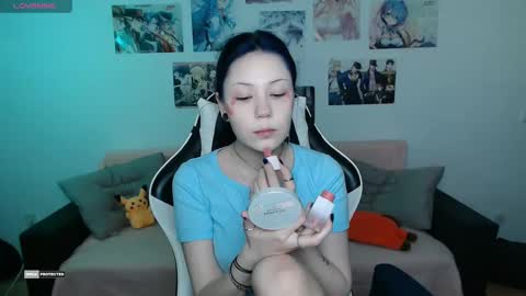 Snapshot of hugomin chatting on 03.07.25 HugoMin online show from 03.07.25