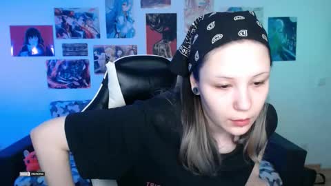 Snapshot of hugomin chatting on 10.01.25 HugoMin online show from 10.01.25