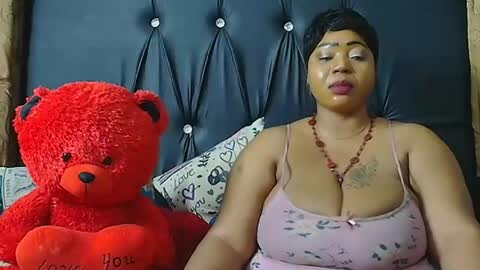 humongoustitss500929 online show from 10.02.25