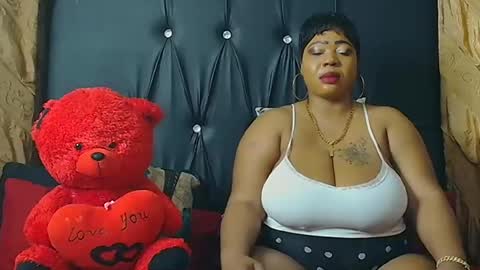 humongoustitss500929 online show from 10.04.25