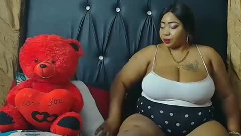 humongoustitss500929 online show from 10.18.25