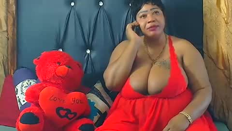 humongoustitss500929 online show from 11.14.25