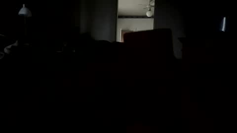 Snapshot of humungo chatting on 01.01.25 humungo online show from 01.01.25