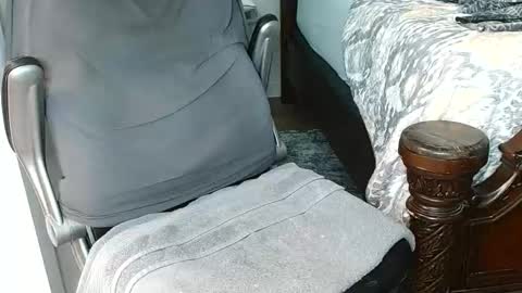 hung74u online show from 11.21.25