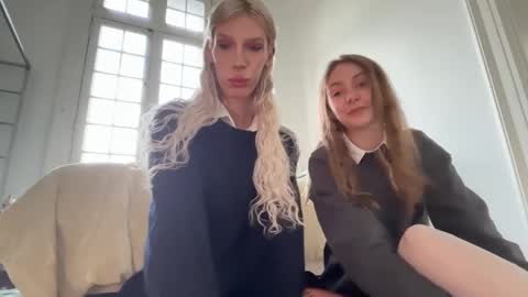 Alice help me reach 100 likes  online show from 04.25.26