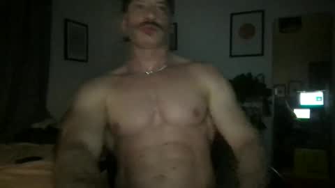 MuscleHungBrit online show from 12.25.24