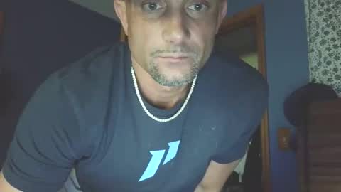 Snapshot of hunglikeray2286 chatting on 05.30.26 hunglikeray2286 online show from 05.30.26
