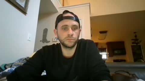 Snapshot of hungoutlaw69420 chatting on 02.12.26 hungoutlaw69420 online show from 02.12.26
