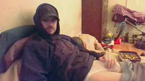 Snapshot of hungsubbb chatting on 12.16.25 Boi online show from 12.16.25