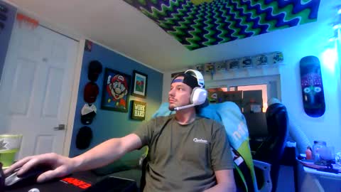 Snapshot of hungtxcock92 chatting on 12.16.25 hungtxcock92 online show from 12.16.25