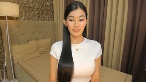 hunkhomerontop online show from 11.20.25