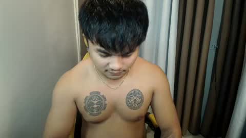 Snapshot of hunkyzeus chatting on 06.11.26 hunkyzeus online show from 06.11.26