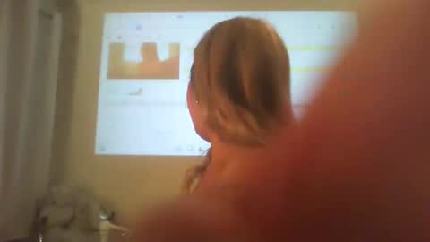 Snapshot of hunnyboo2323 chatting on 05.16.26 hunnyboo2323 online show from 05.16.26