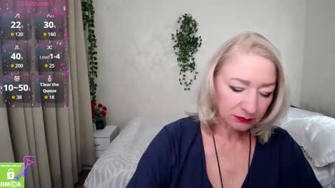 Snapshot of hunters_woman chatting on 09.25.25 Irena online show from 09.25.25