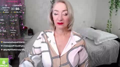 Snapshot of hunters_woman chatting on 10.10.25 Irena online show from 10.10.25