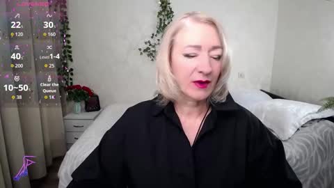 Snapshot of hunters_woman chatting on 11.22.25 Irena online show from 11.22.25