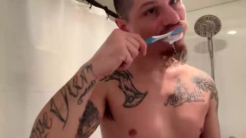 Snapshot of husbandandwife2011 chatting on 02.21.25 husbandandwife2011 online show from 02.21.25