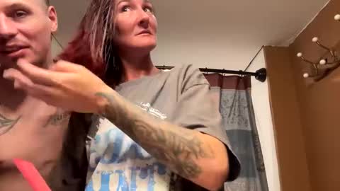 Snapshot of husbandandwife2011 chatting on 03.09.25 husbandandwife2011 online show from 03.09.25