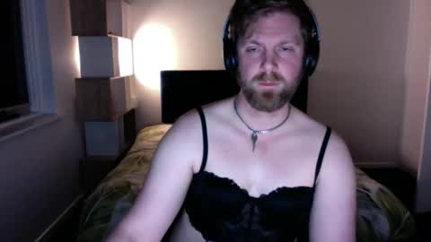 Snapshot of husheddesire chatting on 09.17.25 Em. online show from 09.17.25