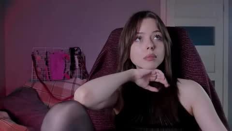 Miley. PVT open i have extra prices on nude show  online show from 11.27.25