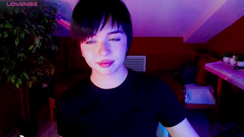 Snapshot of hypequeen_ chatting on 09.24.25 Julia online show from 09.24.25