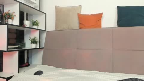 hyper_muse online show from 04.14.26