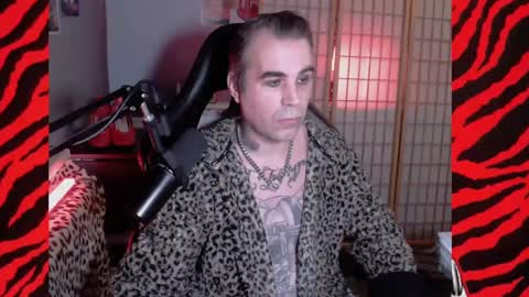 Snapshot of hypnosexray chatting on 01.06.25 Mistress Magenta online show from 01.06.25