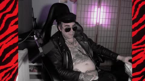 Snapshot of hypnosexray chatting on 01.09.25 Mistress Magenta online show from 01.09.25