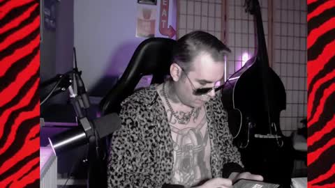 Snapshot of hypnosexray chatting on 01.15.25 Mistress Magenta online show from 01.15.25