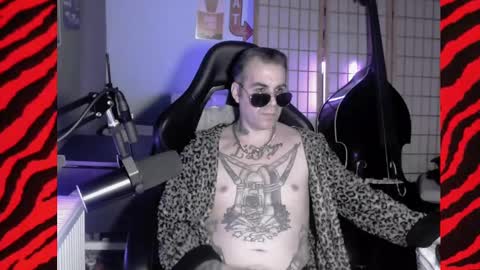 Snapshot of hypnosexray chatting on 01.15.25 Mistress Magenta online show from 01.15.25