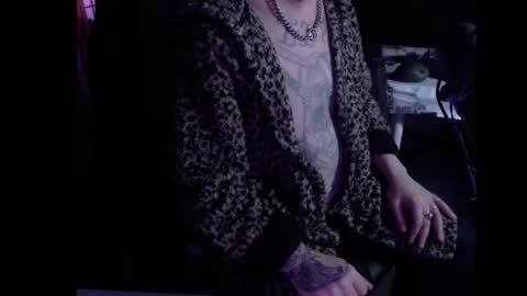 Snapshot of hypnosexray chatting on 01.18.25 Mistress Magenta online show from 01.18.25