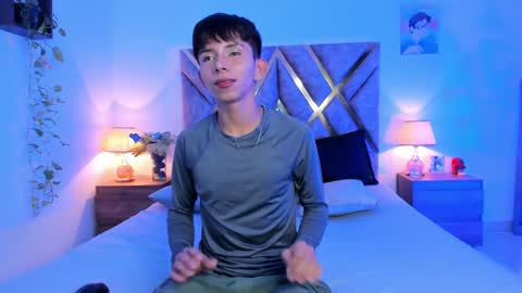 Son Hyunjin online show from 10.21.25