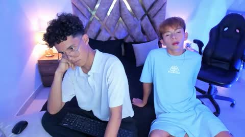 Son Hyunjin online show from 11.16.25