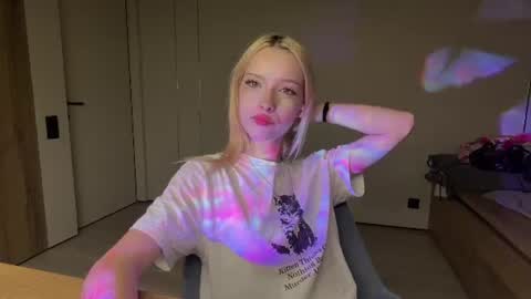 Anny online show from 06.24.26