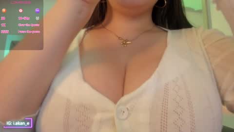 Snapshot of i_akane chatting on 09.15.25 Akane online show from 09.15.25