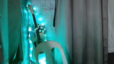 Snapshot of i_am_asian90 chatting on 11.10.25 Kim online show from 11.10.25